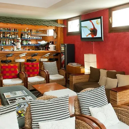 Hotel Mila Encamp